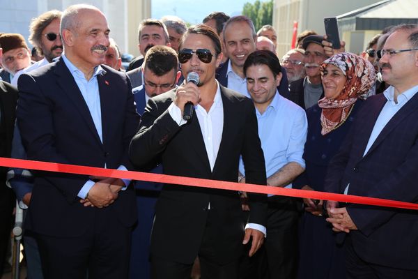Nusret, Kadir Gecesi Kulliye açtı