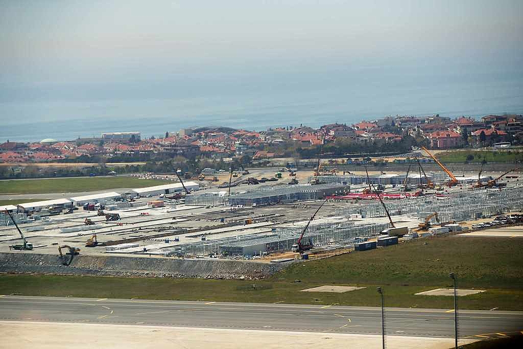 Cumhurbaşkanı Erdoğan, Atatürk Havalimanı ve Sancaktepe sahra hastanesini havadan inceledi