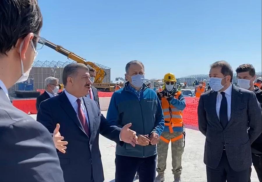 Sahra hastanelerine bir ziyaret de Bakan Koca'dan