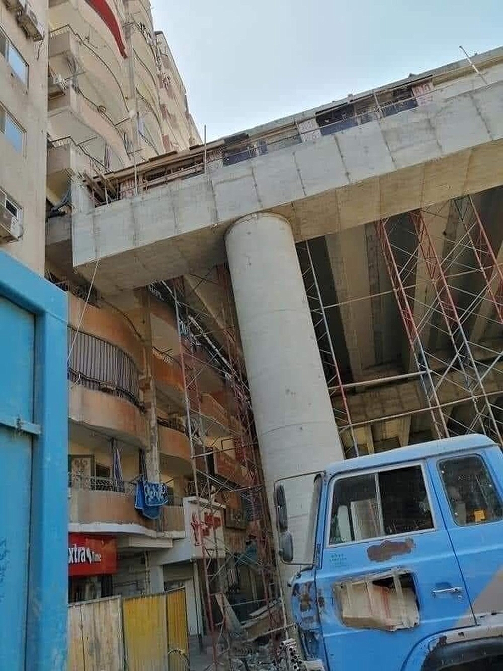 Mısır'da hayrete düşüren üst geçit inşaatı! Henüz bir benzeri yok!