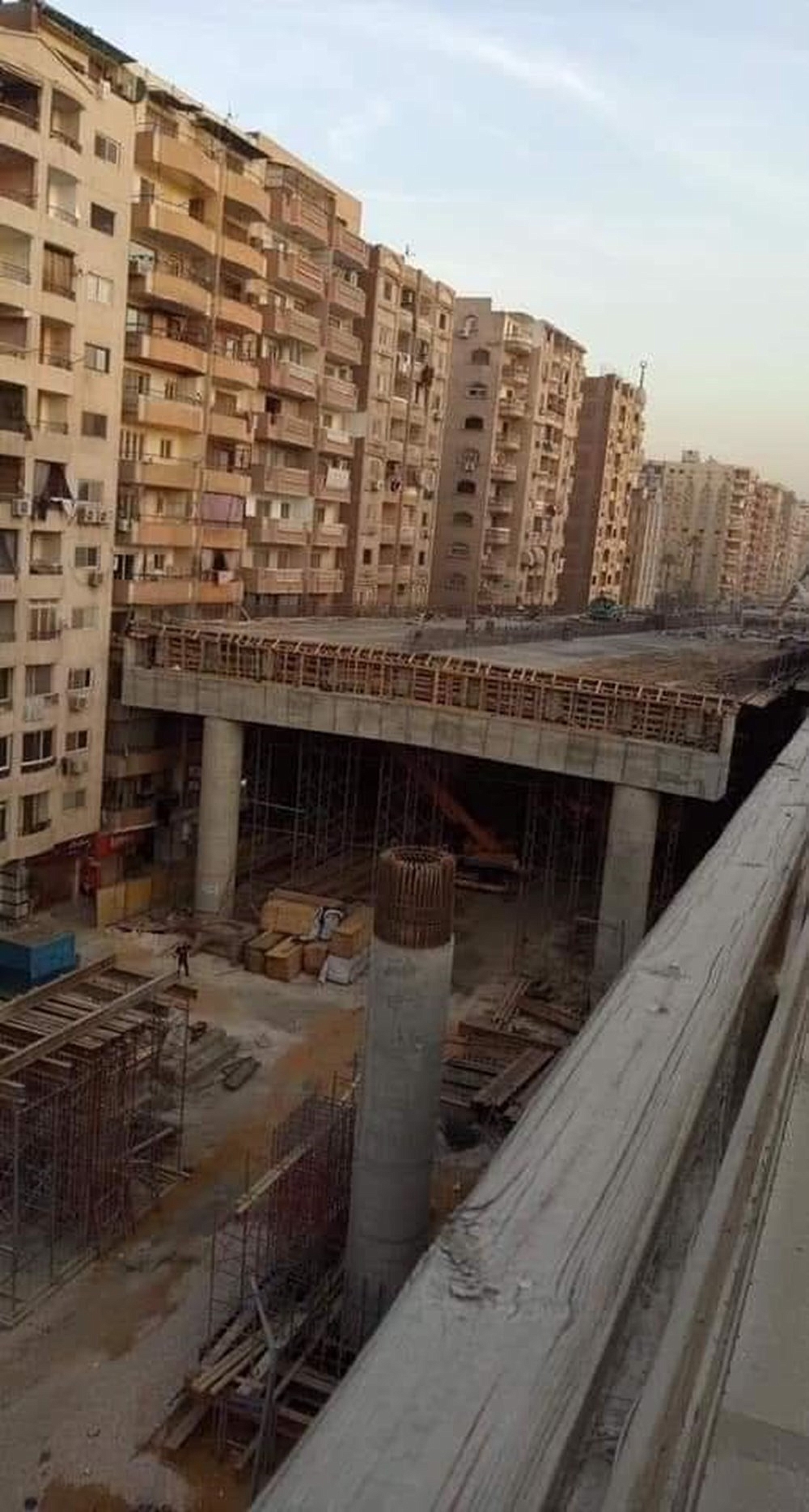 Mısır'da hayrete düşüren üst geçit inşaatı! Henüz bir benzeri yok!