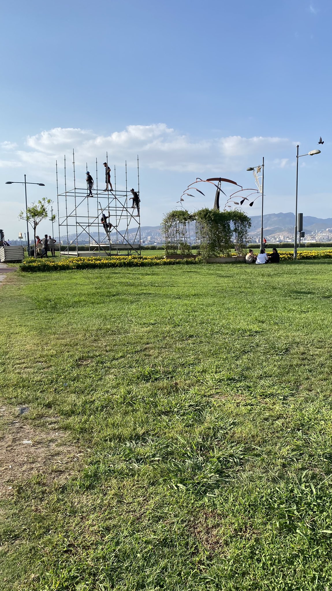 İzmir'de Tarkan konseri öncesi facianın eşiğinden dönüldü! Tarkan'ın dev sahnesi böyle çöktü...