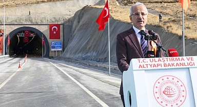 Van Hakkari arasında hizmet verecek 3150 metrelik Güzeldere Tüneli açıldı